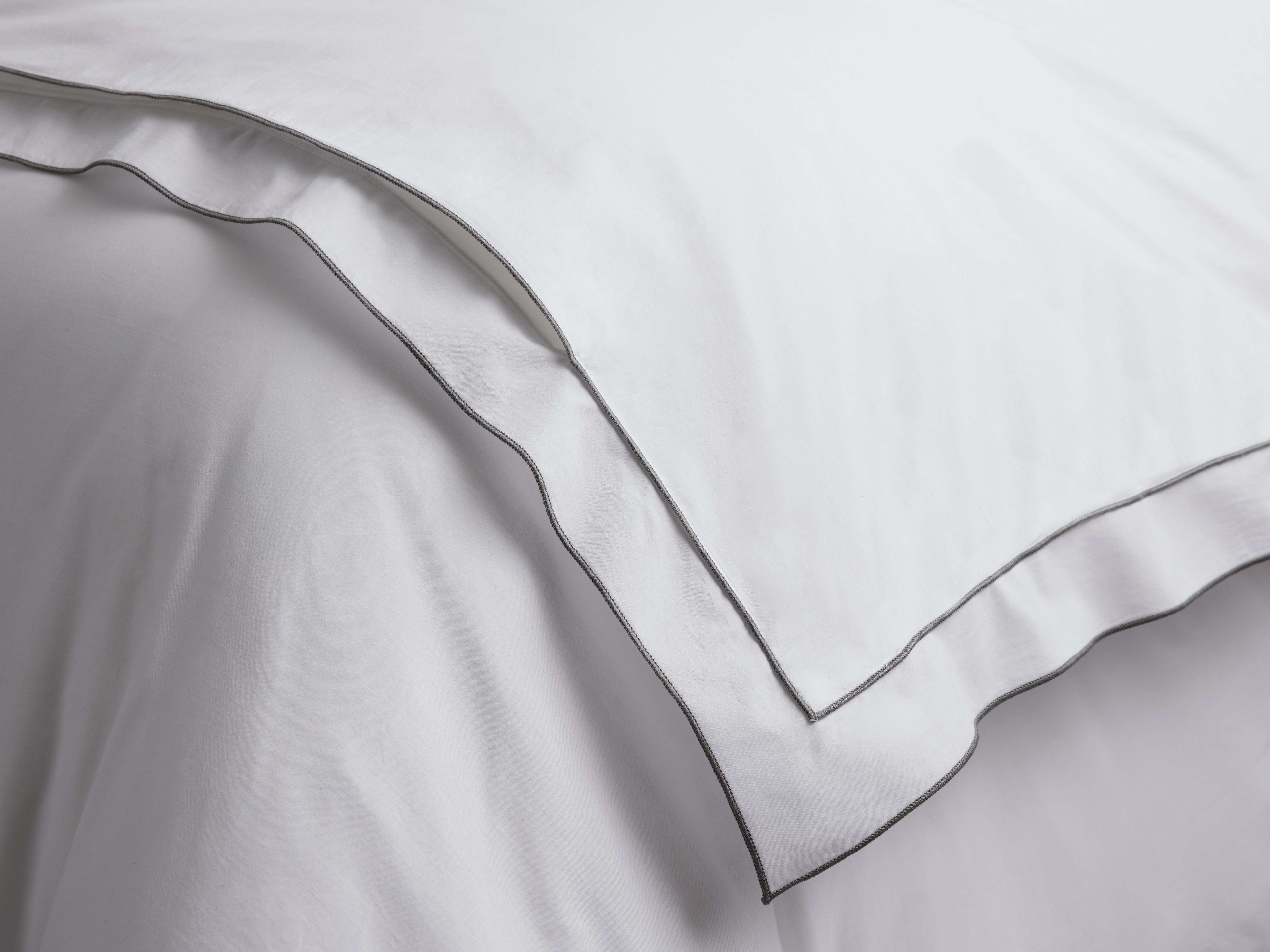 Couette en percale brodée italienne