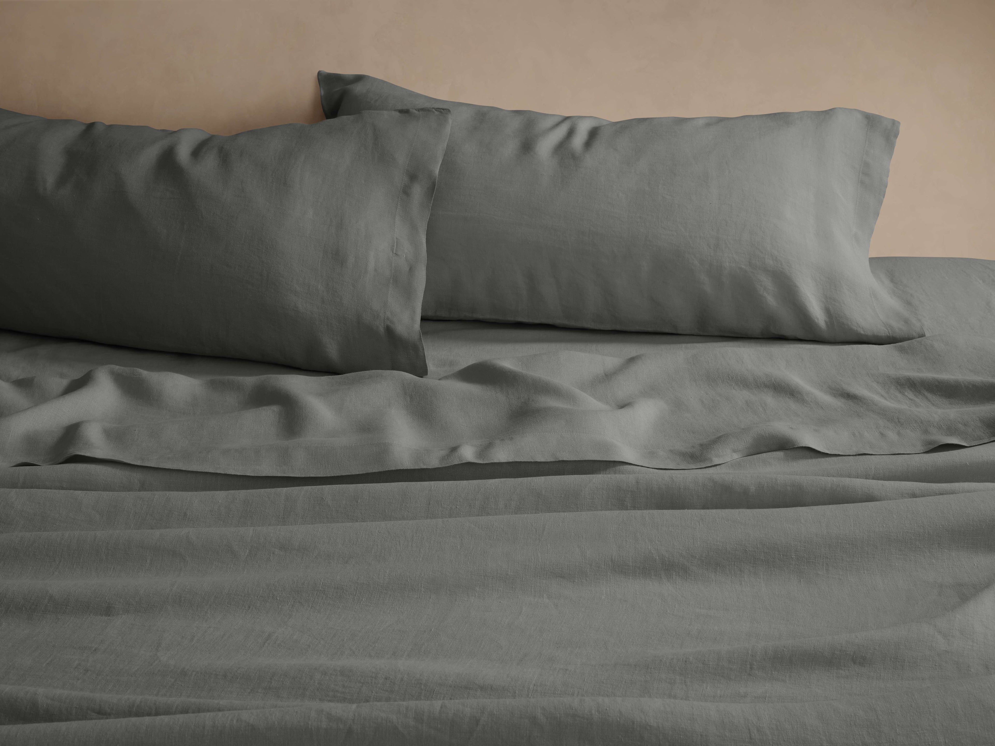 Parure de draps Queen size en lin italien teint en pièce, couleur anthracite