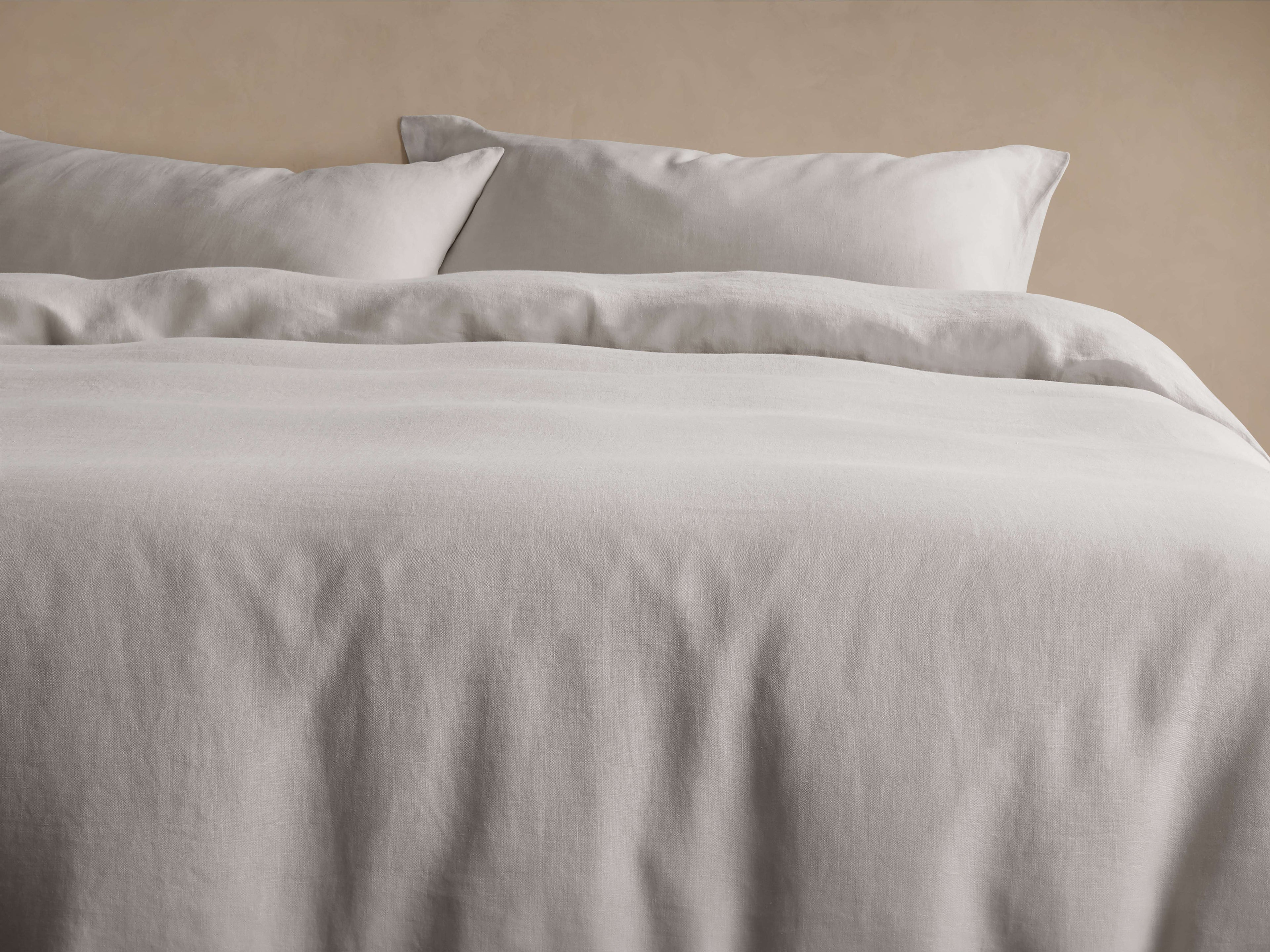 Parure de lit en lin italien teint en pièce, couleur naturelle