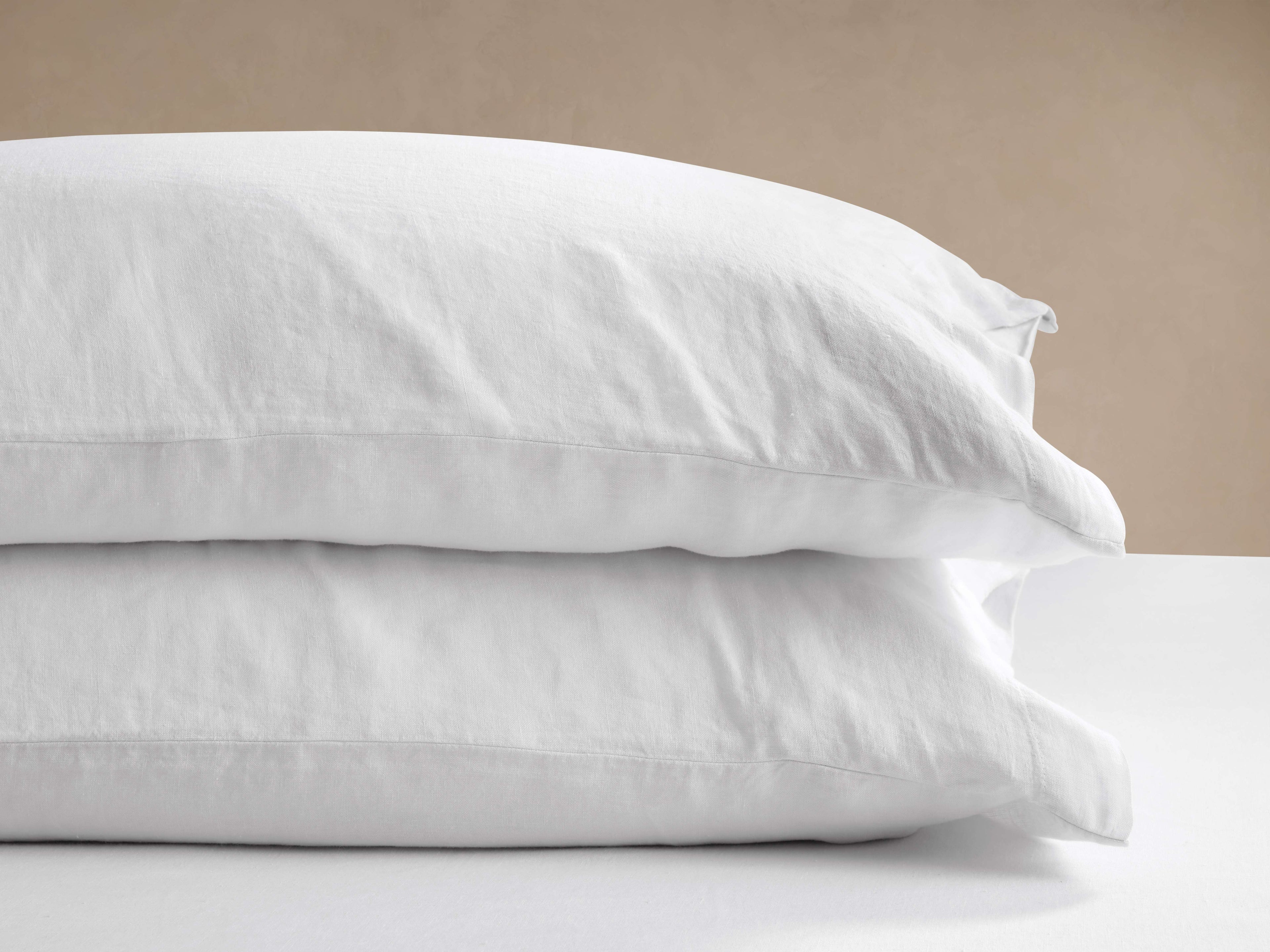 Taies d'oreiller en lin teint en pièce italienne (lot de 2)