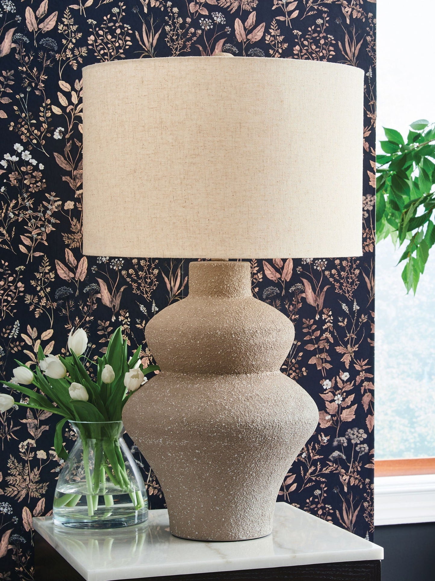 Jossleigh - Beige - Lampe de table en métal
