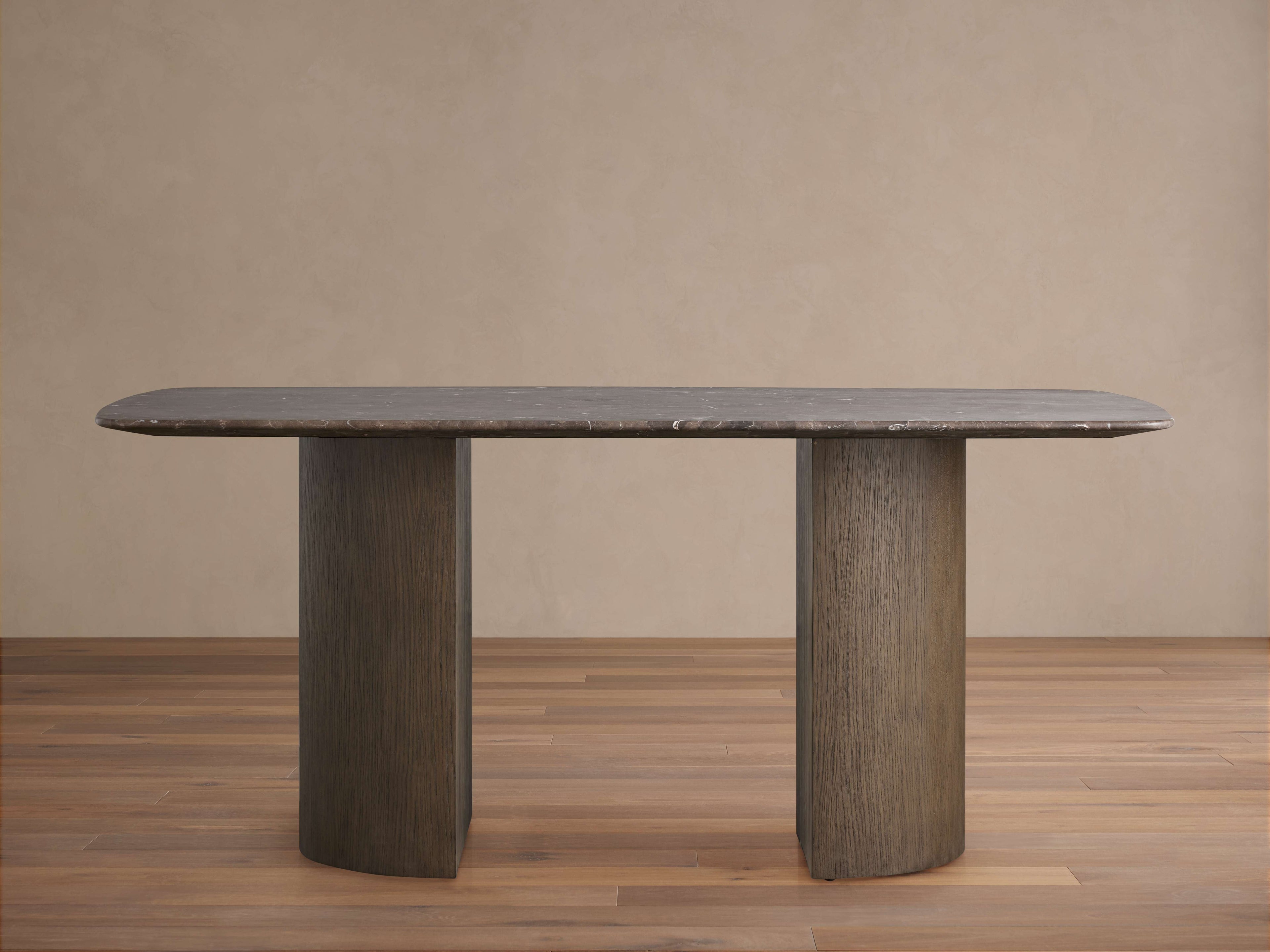 Table à manger en pierre Saint Germain avec base dauphine