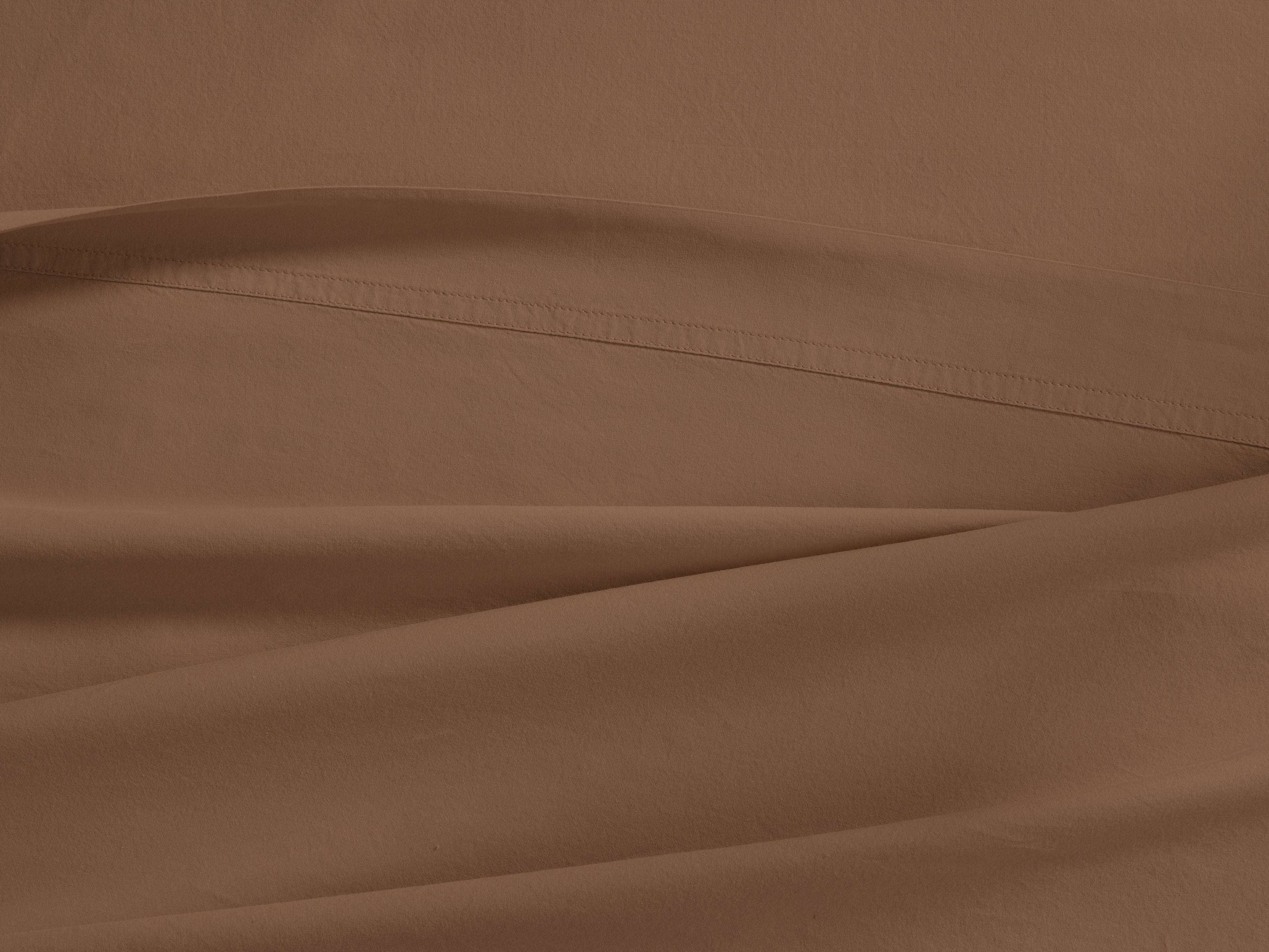 Drap plat en percale teint en pièce italienne couleur argile