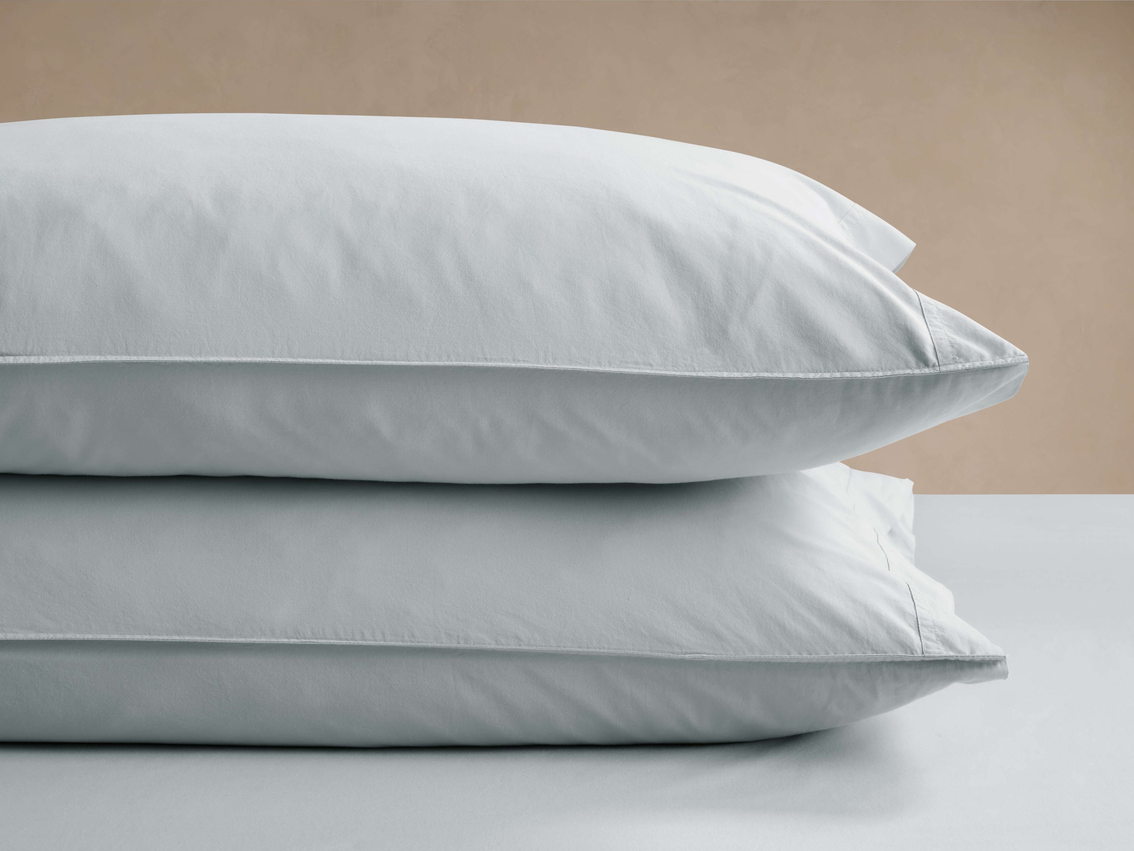 Taies d'oreiller en percale italienne teinte en pièce, coloris ciel (lot de 2)