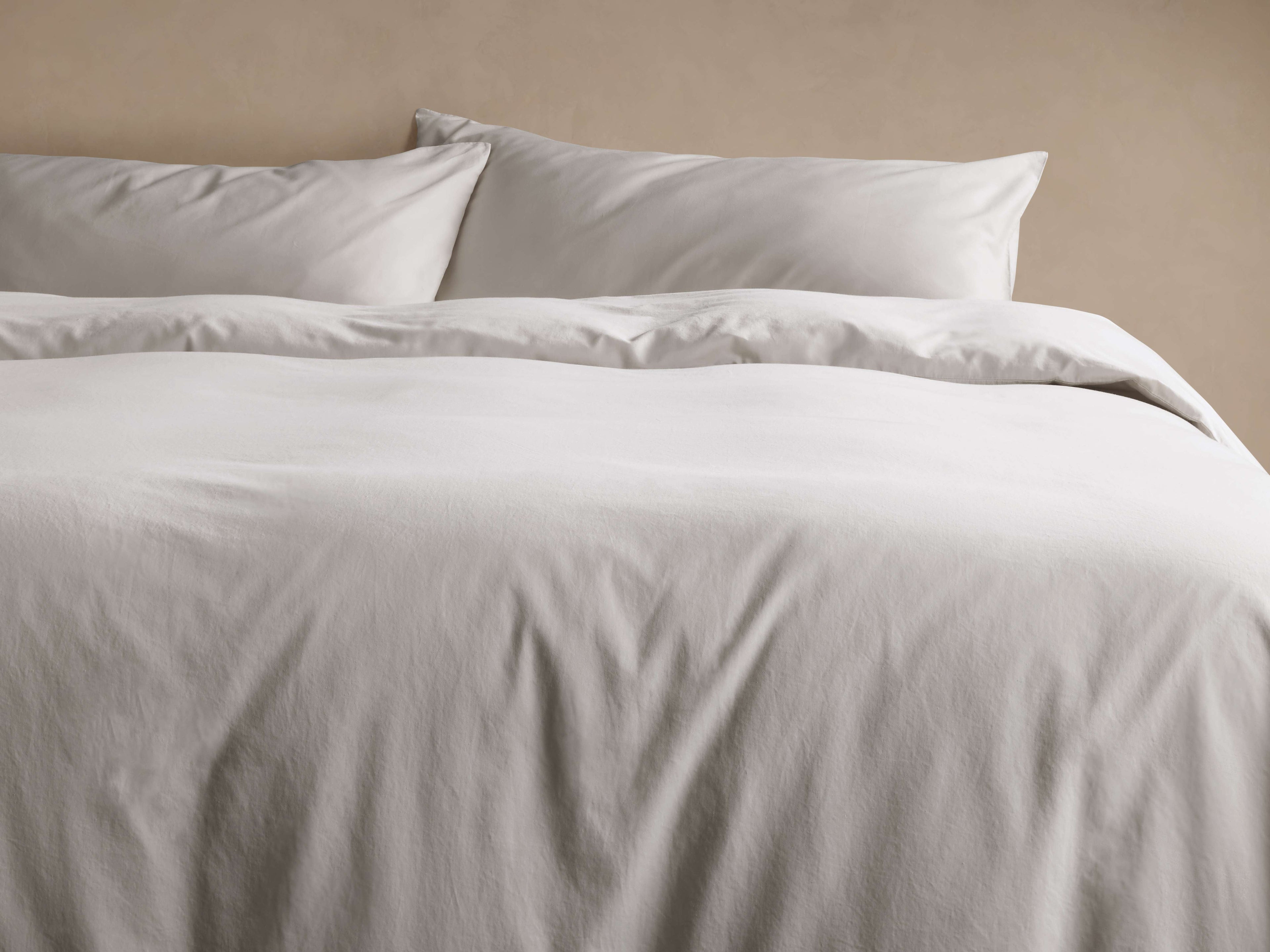 Parure de couette en satin italien teint en pièce, couleur naturelle
