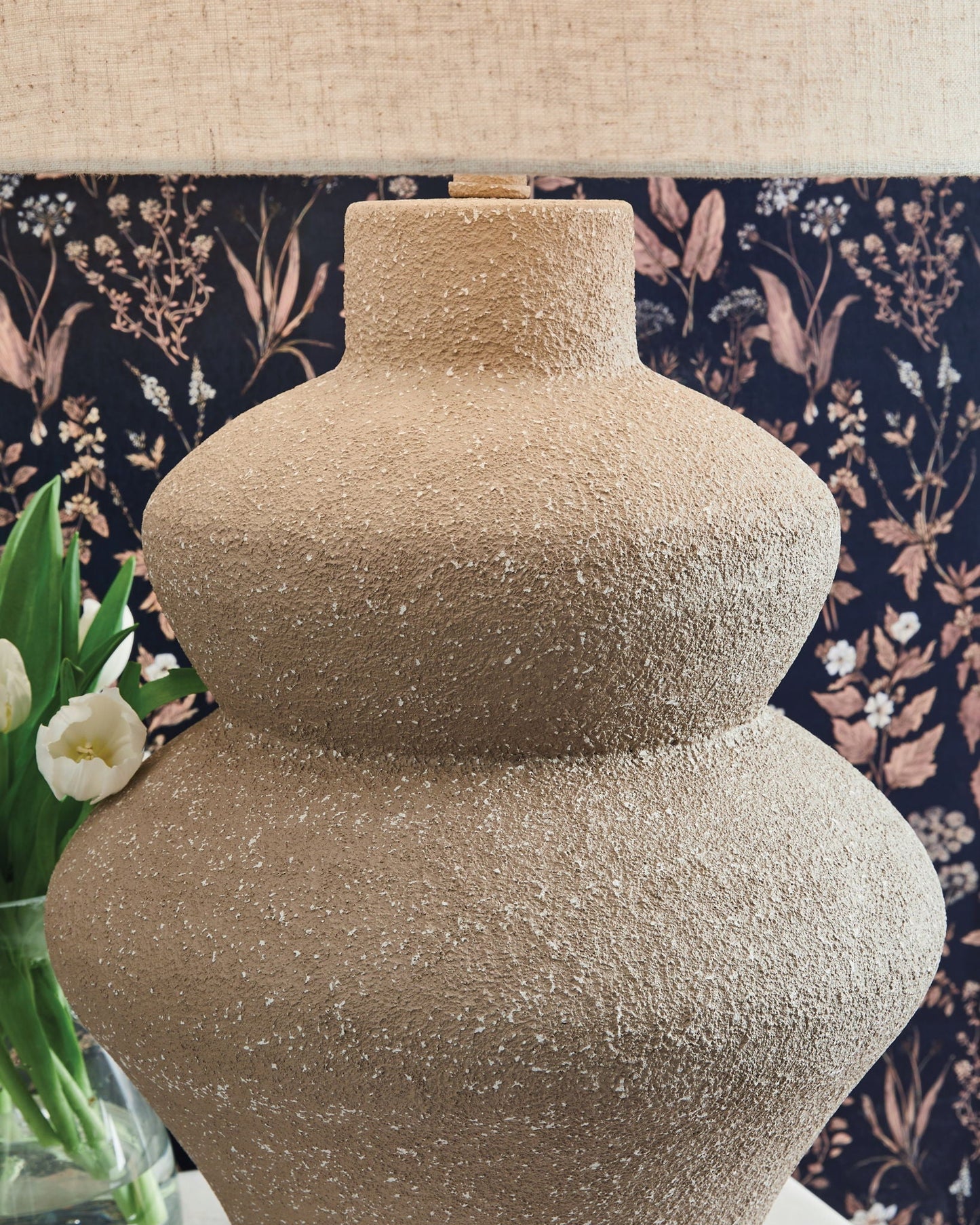 Jossleigh - Beige - Lampe de table en métal