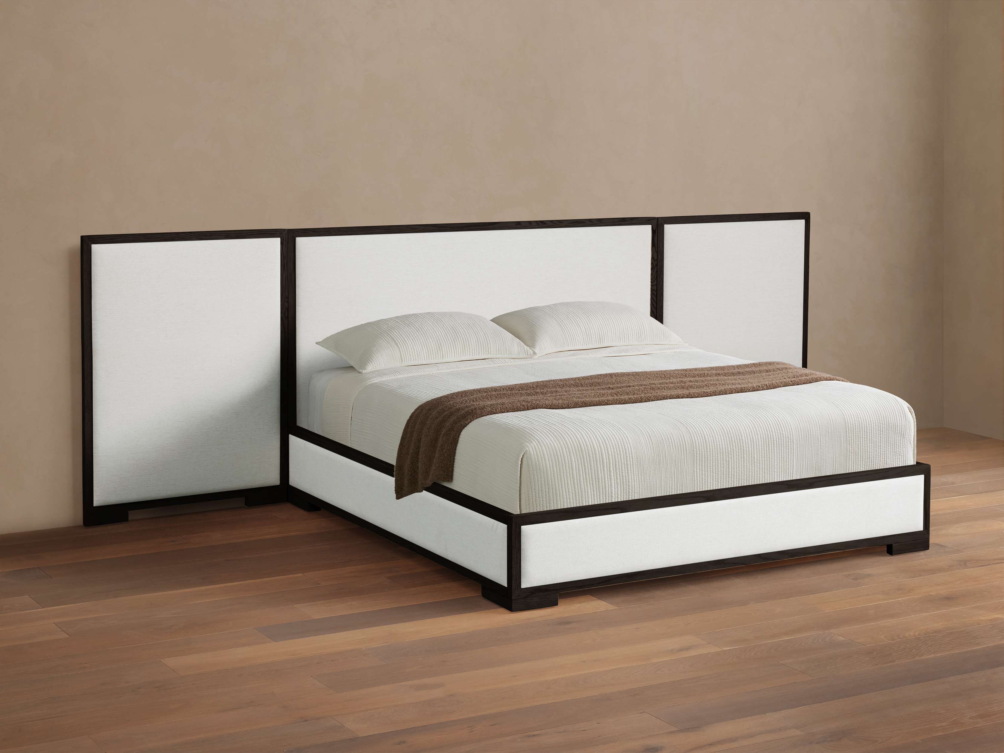 Lit à panneaux extensible Darien avec pied de lit bas