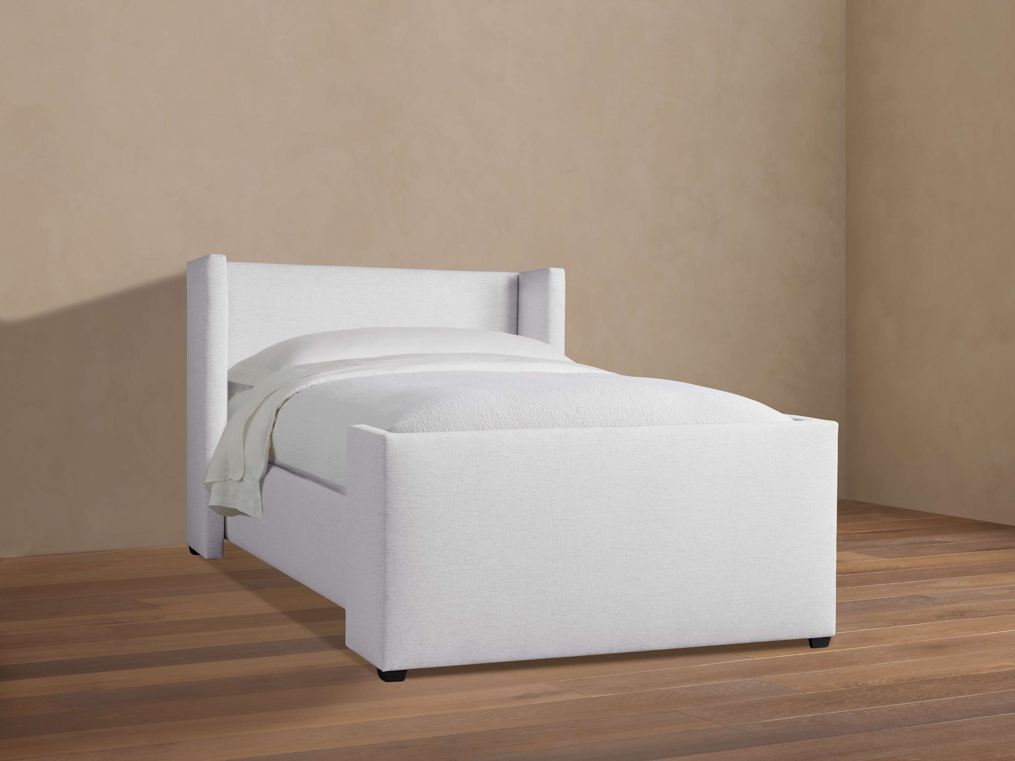 Lit simple Wyller avec pied de lit haut