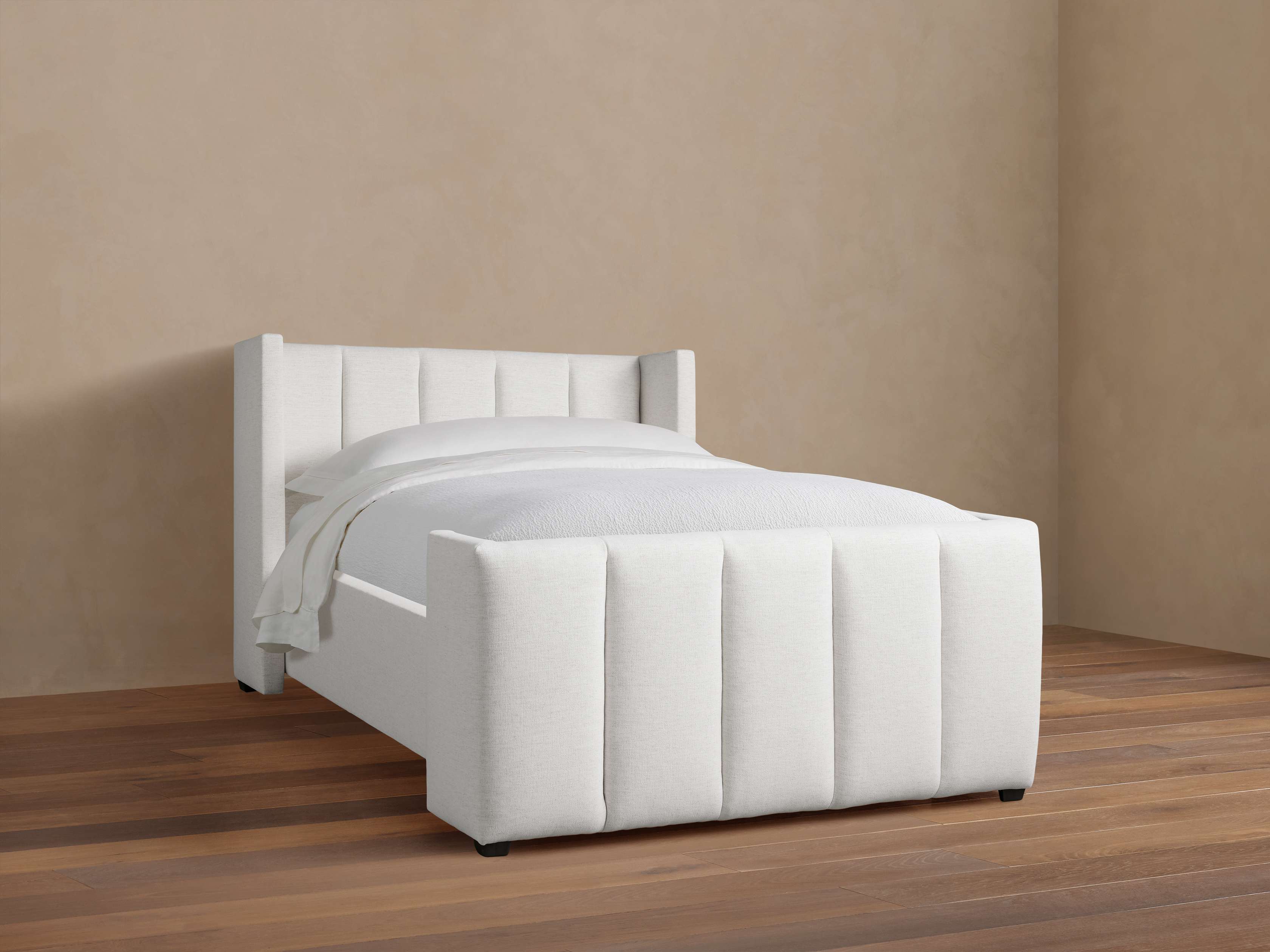 Lit simple Wyller à coutures en U et pied de lit haut